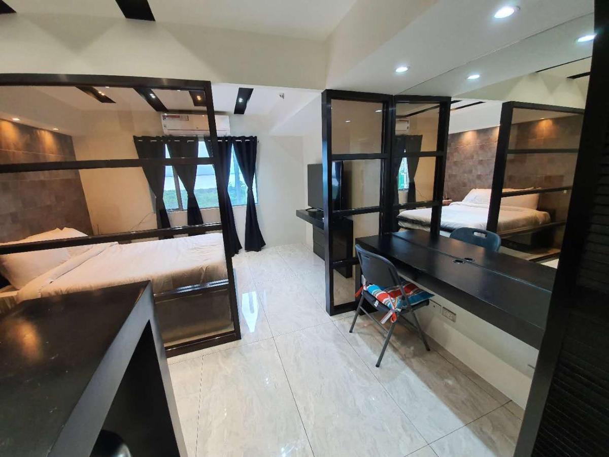 Burgundy Mckinley Place Service Apartment Μανίλα Εξωτερικό φωτογραφία
