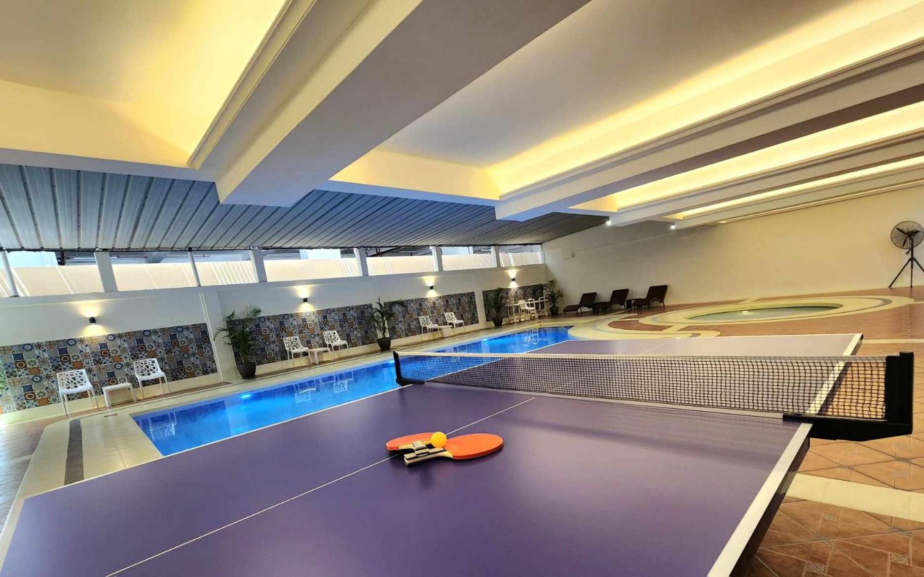 Burgundy Mckinley Place Service Apartment Μανίλα Εξωτερικό φωτογραφία