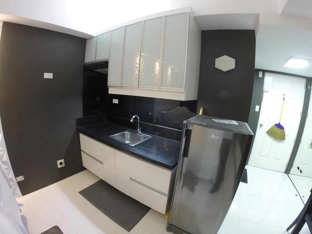Burgundy Mckinley Place Service Apartment Μανίλα Εξωτερικό φωτογραφία