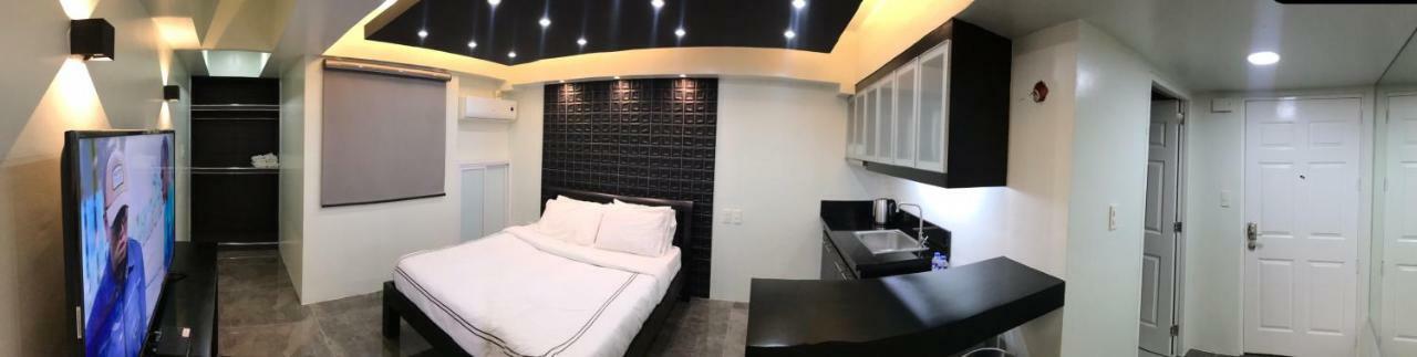 Burgundy Mckinley Place Service Apartment Μανίλα Εξωτερικό φωτογραφία